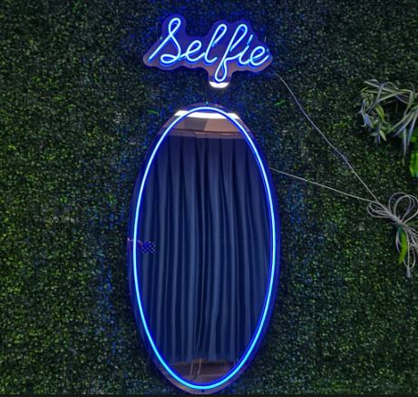 Selfie LED Neon Sign with Silver Mirror Backboard