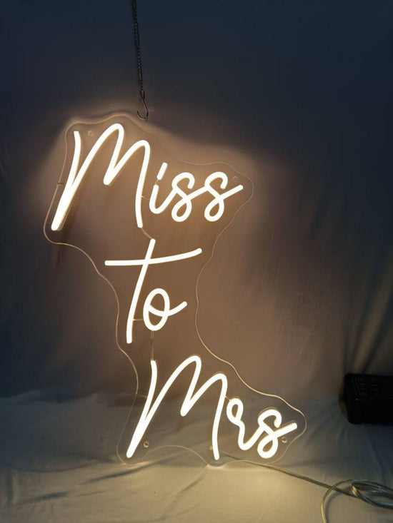 Mr & Mrs LED Neon Sign